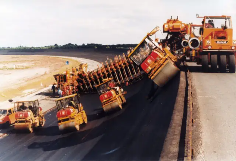 To je steza na kateri se rojevajo hitrostni (in še kakšni drugi) rekordi