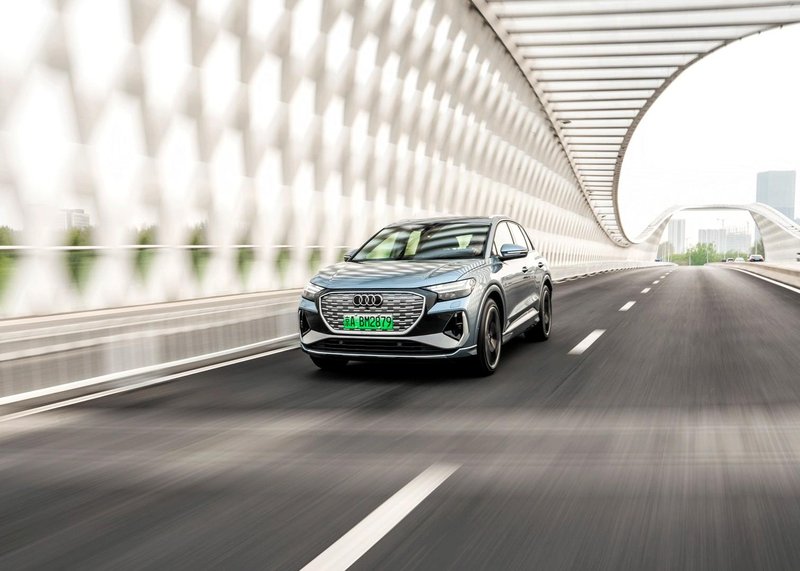 Znamka štirih krogov v težavah, lastniki avtomobilov prepuščeni sami sebi