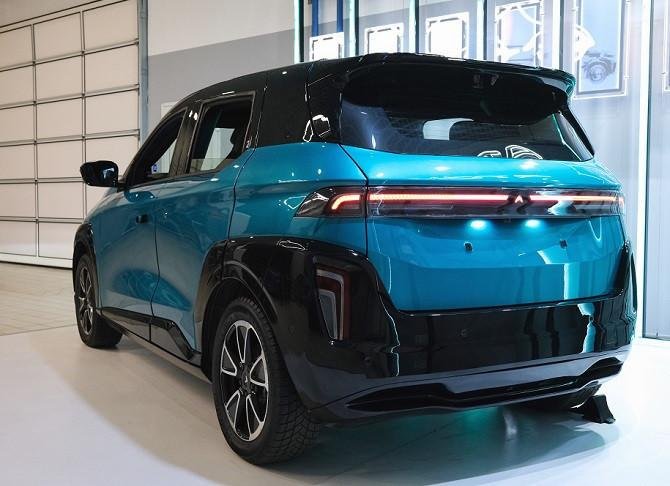 Po dolgotrajni zamudi menda končno prihaja, prvi kupci ga čakajo že tri leta