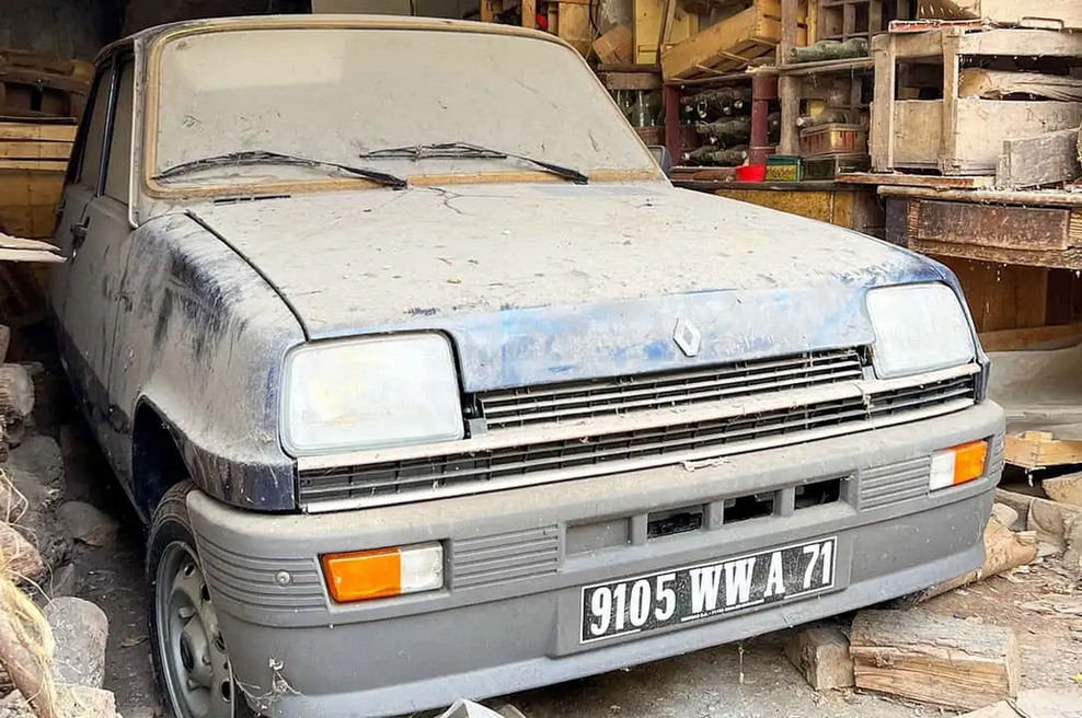 Po 43 letih so ga "odkopali" iz garaže. Ko so pogledali na števec, pa niso mogli verjeti očem (foto: Instagram)