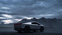 Teslin paradni konj se spotika in ima še druge »zdravstvene« težave