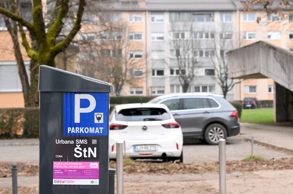 V Štepanjskem naselju jim je dokončno prekipelo. Nastradali so parkomati (foto: Žiga Živulović/BoBo)