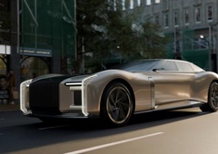 Osem metrov dolžine, šest sedežev in štirimestna električno bencinska konjenica