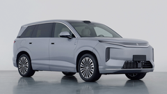 Bitka dveh kitajskih paradnih konjev na več kot petih metrih dolžine