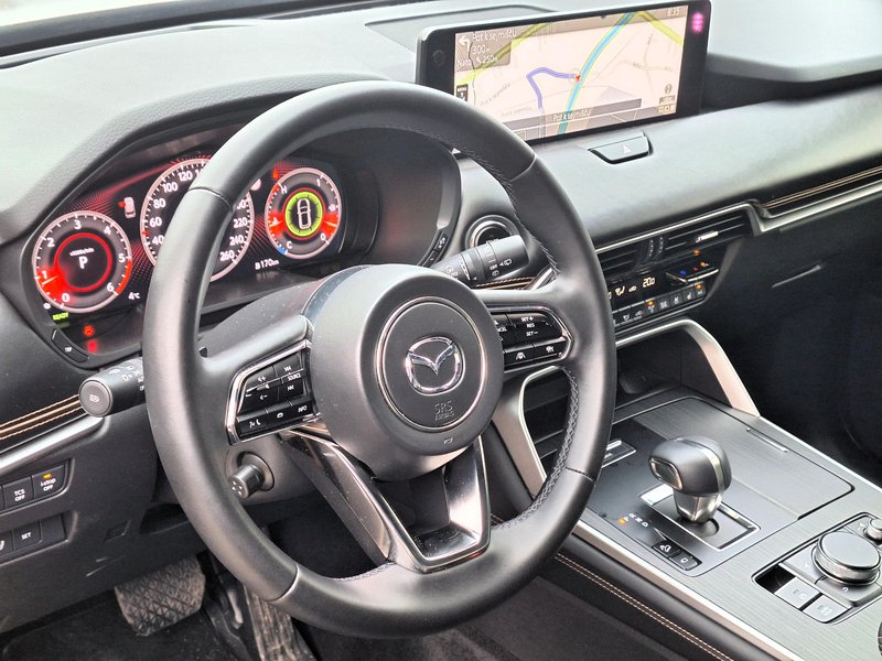 Test: Mazda CX-80 D254 8AT AWD Homura Plus - Kaj še preostane gosposki druščini?