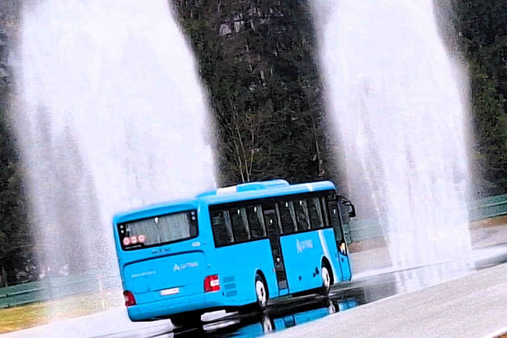 Vozniki avtobusov morajo vedeti, da je varnost potnikov vedno na prvem mestu