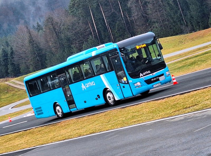 Vozniki avtobusov morajo vedeti, da je varnost potnikov vedno na prvem mestu