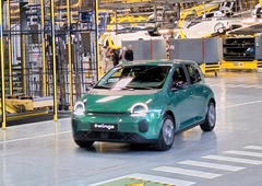 Znano je koliko bo treba odšteti za novega Renaulta Twinga