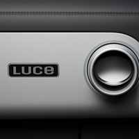 To je notranjost prvega električnega Ferrarija, ki jo je sooblikoval slavni, nekdanji Applov oblikovalec