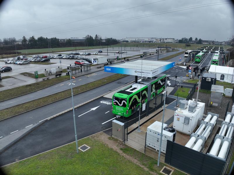 Prva javna vodikova polnilnica