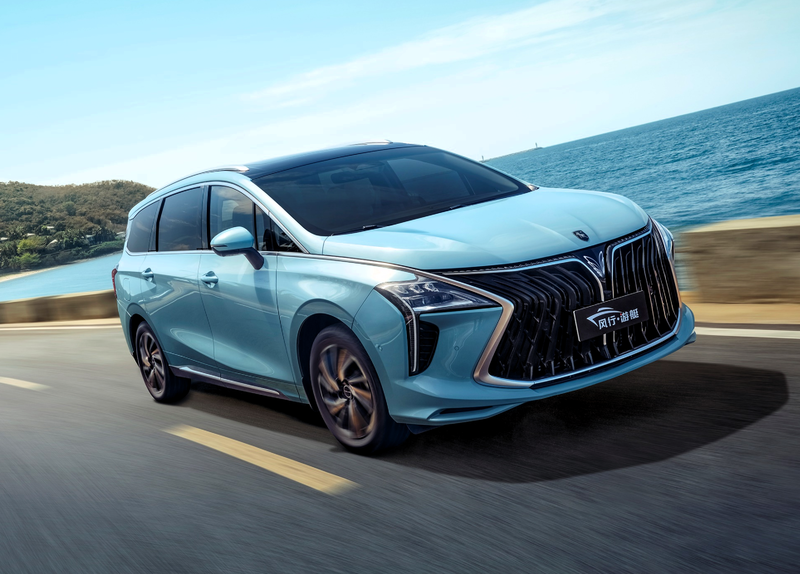 V Sloveniji bodo kitajske avtomobile prodajali tudi roboti, ki bodo vedeli celo več kot človeški prodajalci