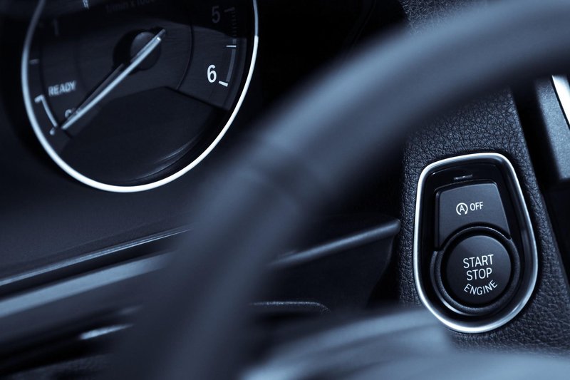 Sistem start-stop: prihranek ali nepotrebno ugašanje motorja?