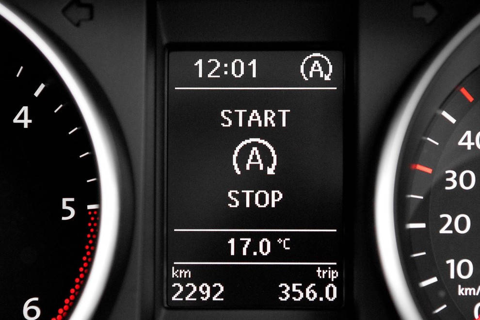 Sistem start-stop: prihranek ali nepotrebno ugašanje motorja?