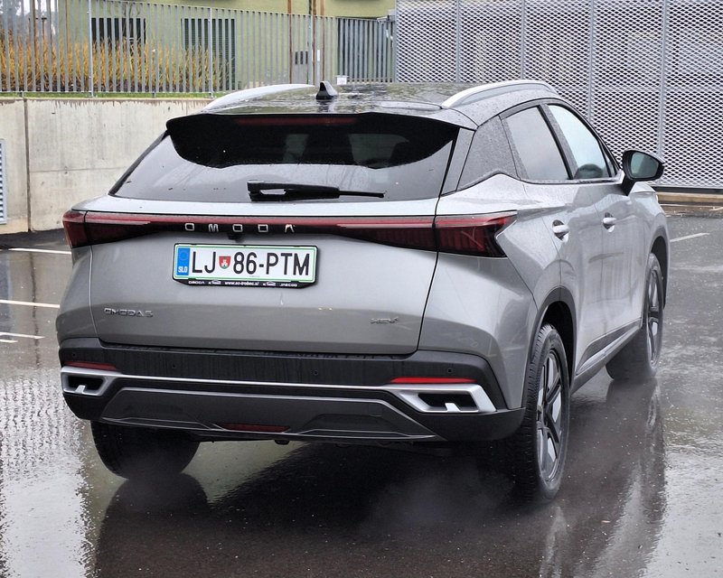 Test: Omoda 5 SHS - Trendovska hibridnost. Tokrat na steroidih