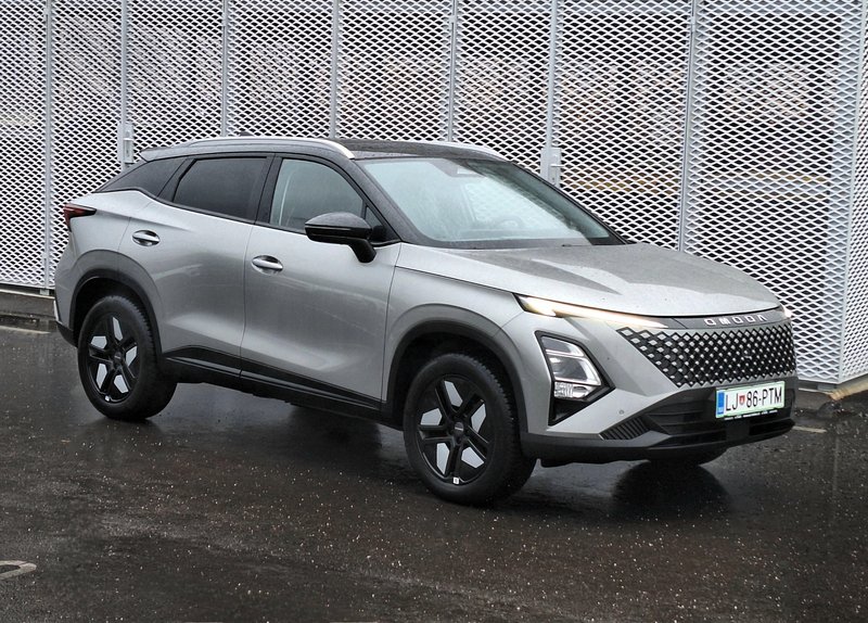 Test: Omoda 5 SHS - Trendovska hibridnost. Tokrat na steroidih