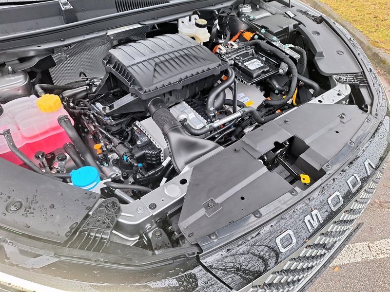 Test: Omoda 5 SHS - Trendovska hibridnost. Tokrat na steroidih