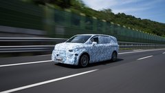 Nad trikrako zvezdo se kopiči vse več temnih oblakov