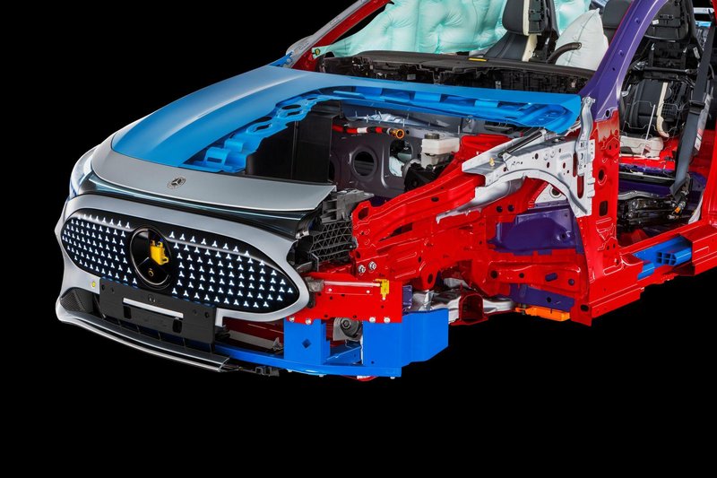 Nad trikrako zvezdo se kopiči vse več temnih oblakov