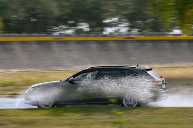 Letne pnevmatike: tri dobre, večina vsaj pogojno priporočljivih in tri, ki so zgrešen nakup