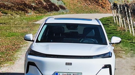 Novo v Sloveniji: Geely Starray EM-i – Tehnološko najpametnejši v družini