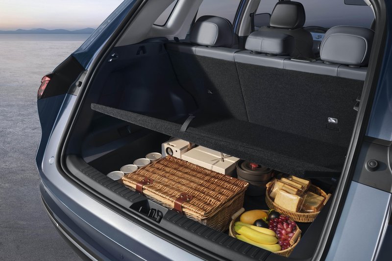 Novo v Sloveniji: Geely Starray EM-i – Tehnološko najpametnejši v družini