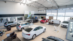 Južni sosedje so nas prehiteli tudi na avtomobilskem trgu, vendar so njihove cene višje