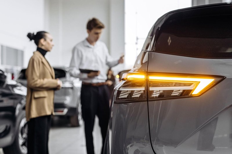 Evropska tehtnica nakupov avtomobilov se postopoma nagiba v novo smer