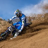 V sezoni sprememb Tim Gajser (v modrem) že ta konec tedna začenja napad na novo krono