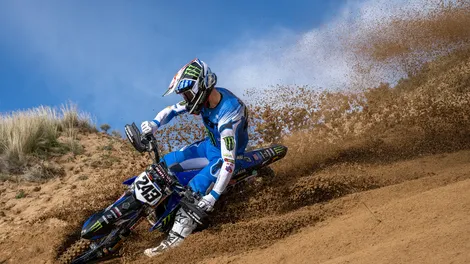 V sezoni sprememb Tim Gajser (v modrem) že ta konec tedna začenja napad na novo krono