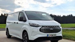 Test: Ford E-Transit Custom in Transit Custom 2.5 Duratec Hybrid PHEV – Na pragu elektrifikacije