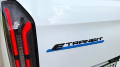 Test: Ford E-Transit Custom in Transit Custom 2.5 Duratec Hybrid PHEV – Na pragu elektrifikacije