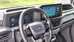 Test: Ford E-Transit Custom in Transit Custom 2.5 Duratec Hybrid PHEV – Na pragu elektrifikacije