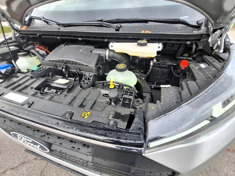 Test: Ford E-Transit Custom in Transit Custom 2.5 Duratec Hybrid PHEV – Na pragu elektrifikacije