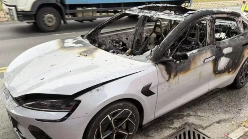 Tokrat v plamenih BYD Seal, a vzrok požara je bil »zunanji dejavnik«