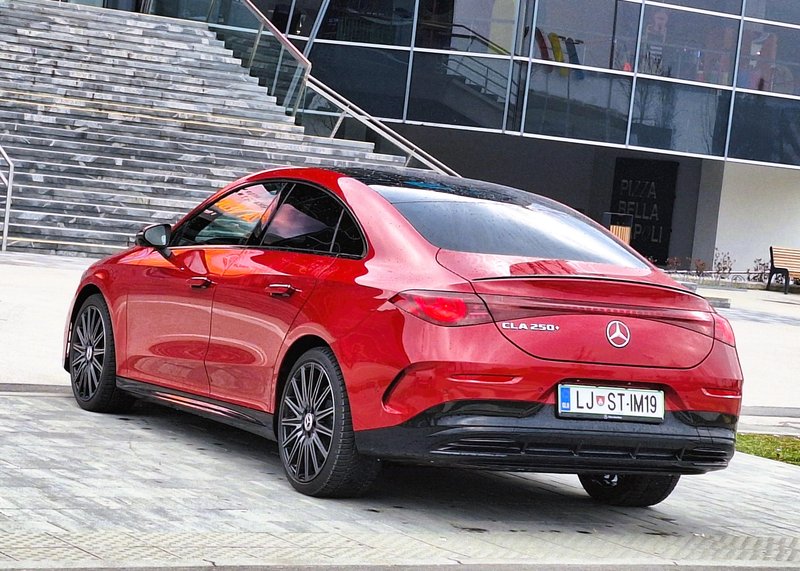 Test: Mercedes-Benz CLA 250+  - Na poti do novega ozvezdja