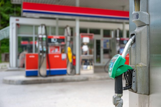 Vlada se odločila. To bo država ukrenila glede rezerv naftnih derivatov