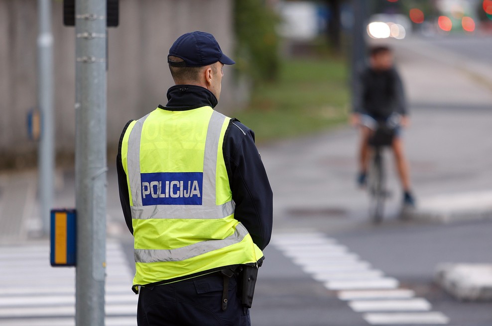 Danes se začenja nova preventivna akcija. To je stvar, na katero bodo policisti v tem tednu najbolj pozorni (foto: BoBo)
