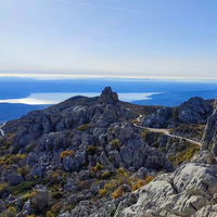 Hrvaški raj med oblaki in prezrt dragulj nad Jadranom: obisk nujen, Hrvati pa sprejeli odločitev, ki močno odmeva