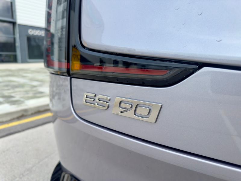 Volvo ES90
