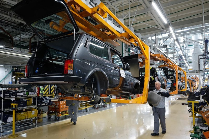 Na ruskem avtomobilskem trgu ni bilo tako slabo že vsaj dvajset let