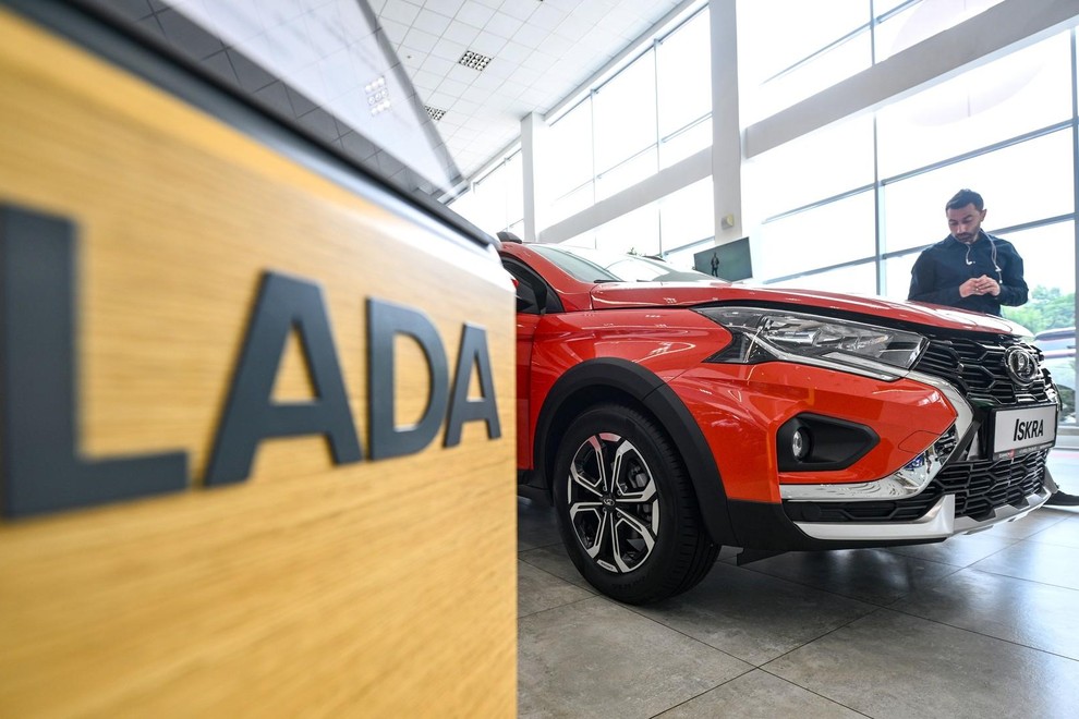 Na ruskem avtomobilskem trgu ni bilo tako slabo že vsaj dvajset let