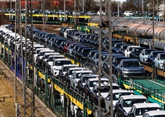 Slovenci v primežu nove avtomobilske mrzlice