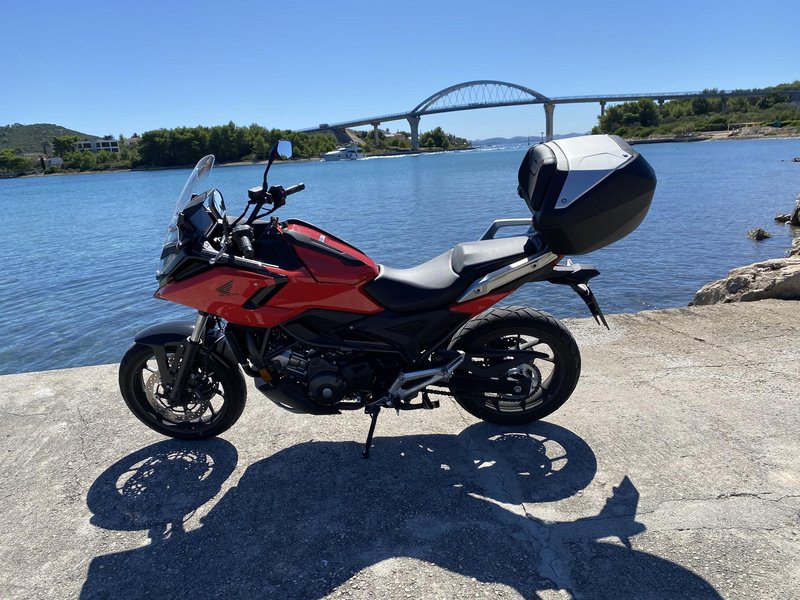 Motopis Marka Radmiloviča.     Na jug!