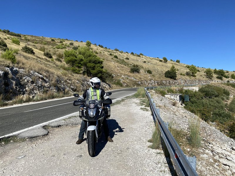 Motopis Marka Radmiloviča.     Na jug!