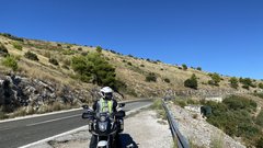 
                                                         Motopis Marka Radmiloviča.     Na jug!