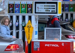 Tudi Slovenijo je zadelo pomanjkanje pogonskih goriv na bencinskih servisih. Kako bo danes ukrepala vlada?