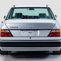 Nekdo je za skora 35 let starega Mercedesa plačal več kot četrt milijona evrov. Razlog pa ...