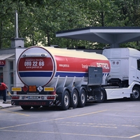 Zgodilo se je: vlada močno omejila količino natočenega goriva. Na pomoč tudi vojska