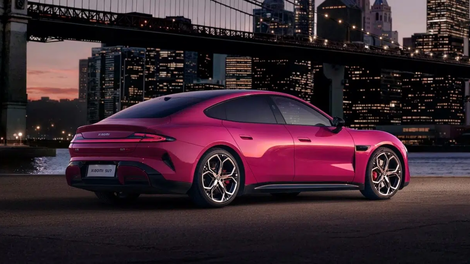 V dobre pol ure so prodali 15.000 primerkov prenovljenega kitajskega zmaja