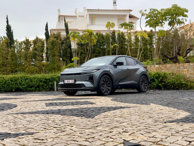 Toyota C-HR +